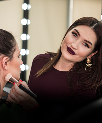 Maquiagem-e-design-de-sobrancelhas-capa